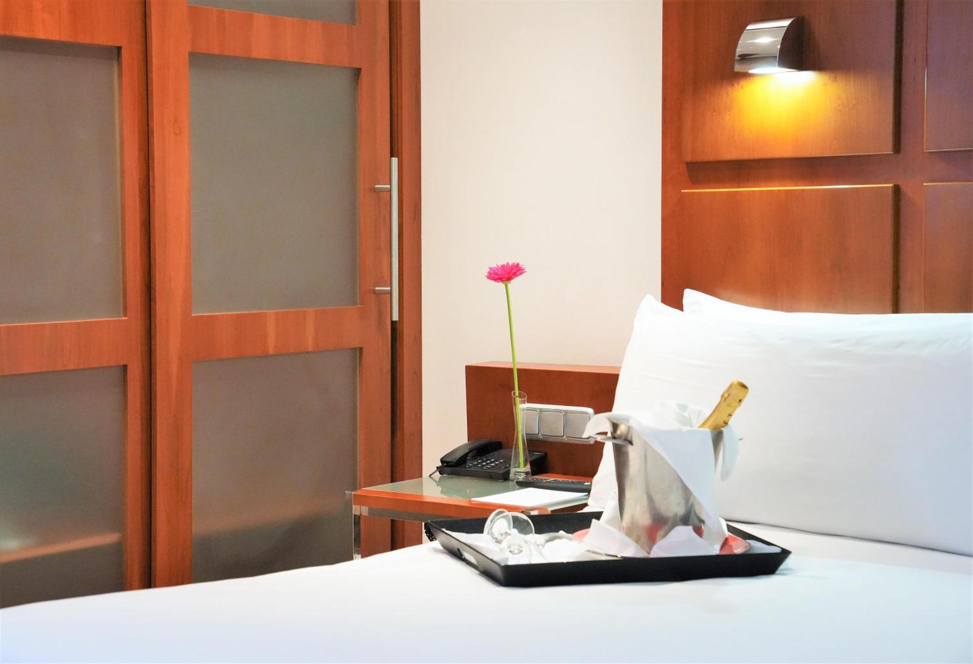 Port Azafata Valencia Otel Manises Dış mekan fotoğraf